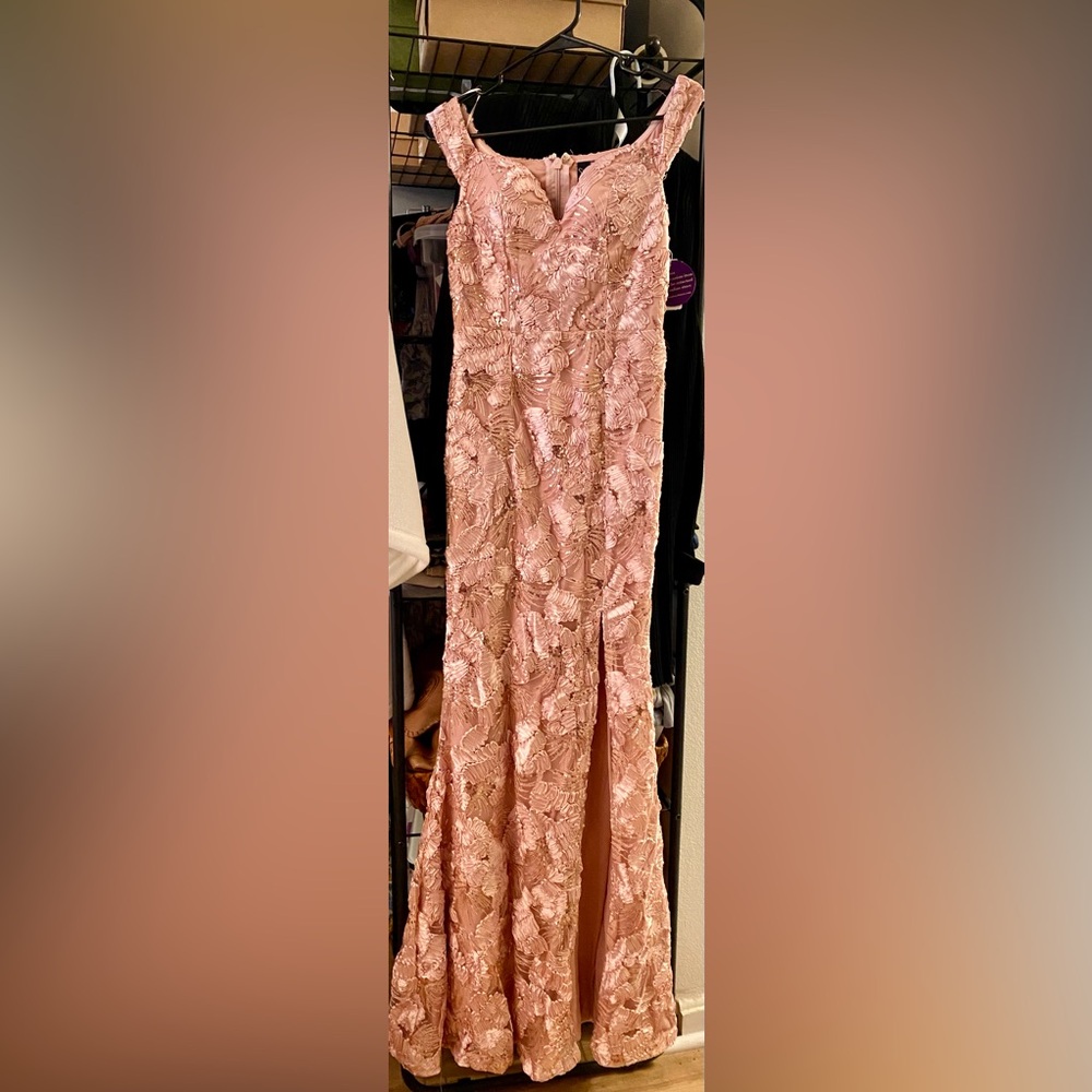 Elegant Pink Lace Evening Gown